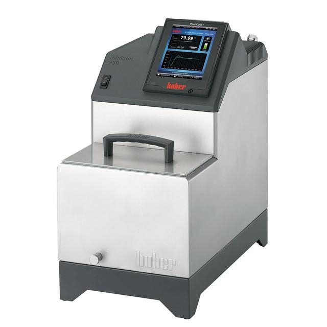 Huber Ministat 230 Refrigerated Heating Bath Circulator -40C to 200C