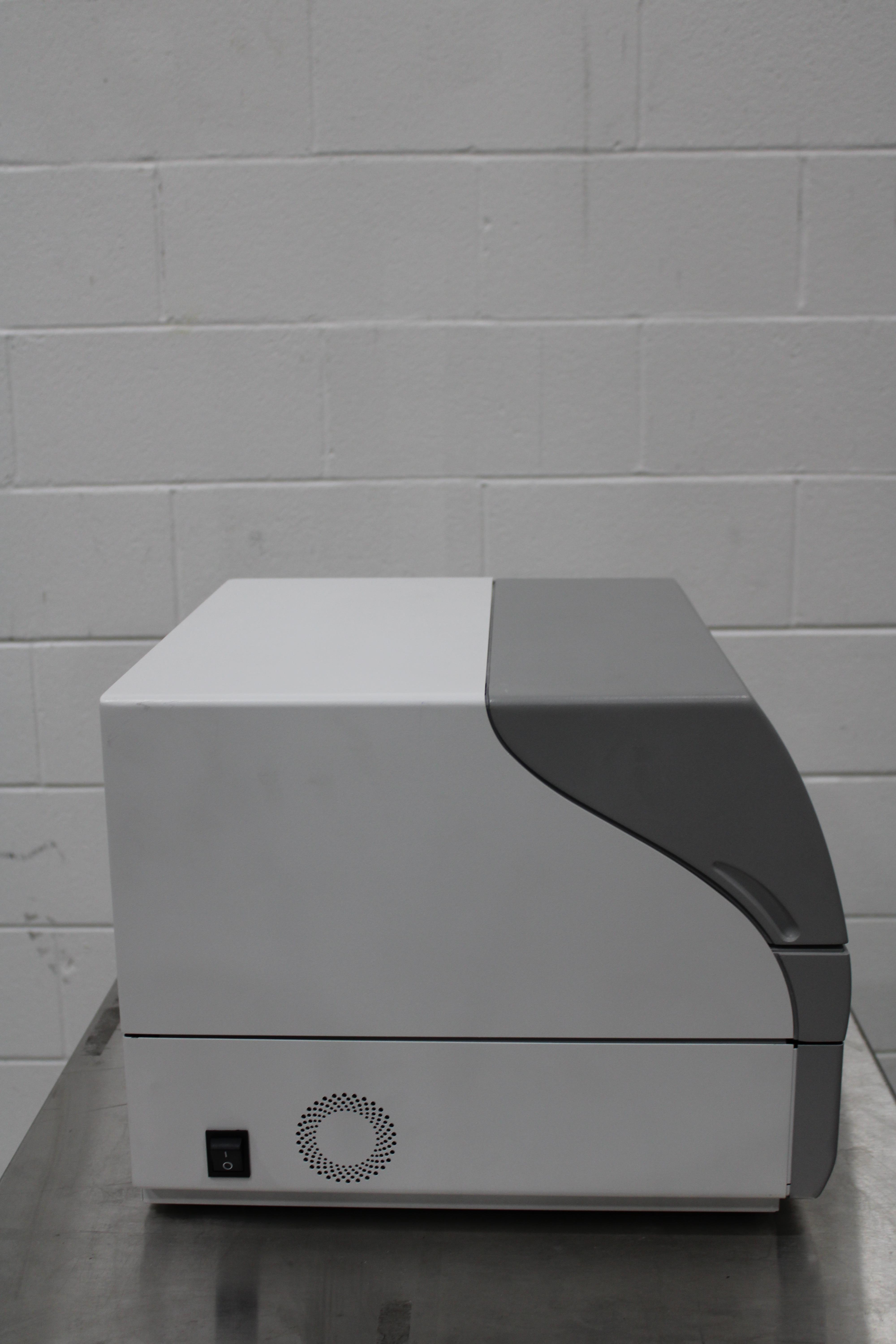 Thermo Fluoroskan Cell Analyzer Multi-Well Includes Power Cord Functional