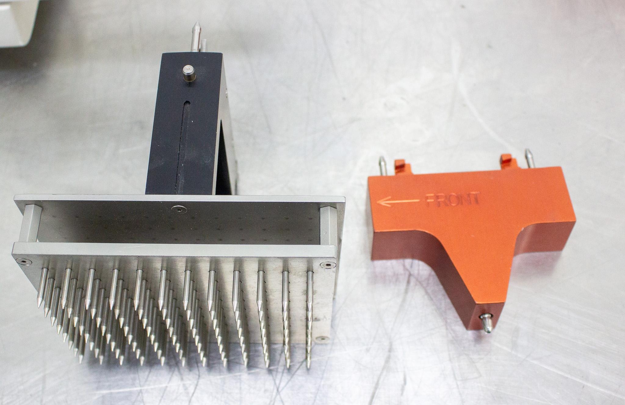 Beckman Coulter Biomek 2000 Automated Liquid Handling Workstation 120V 220V