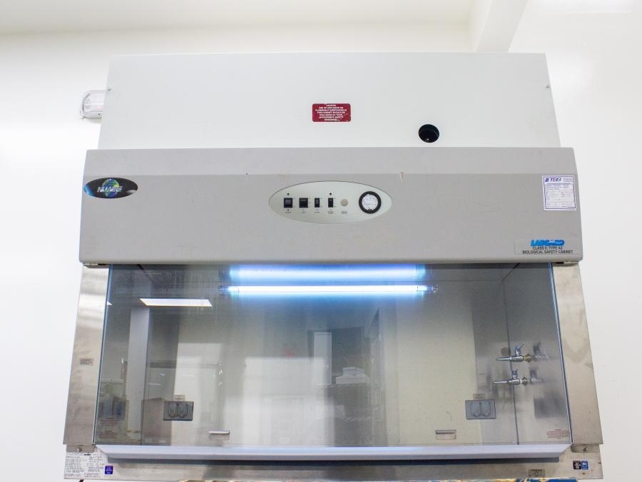 NuAire NU-425-500 Laboratory Biosafety Cabinet Series 60 Ergonomic Design
