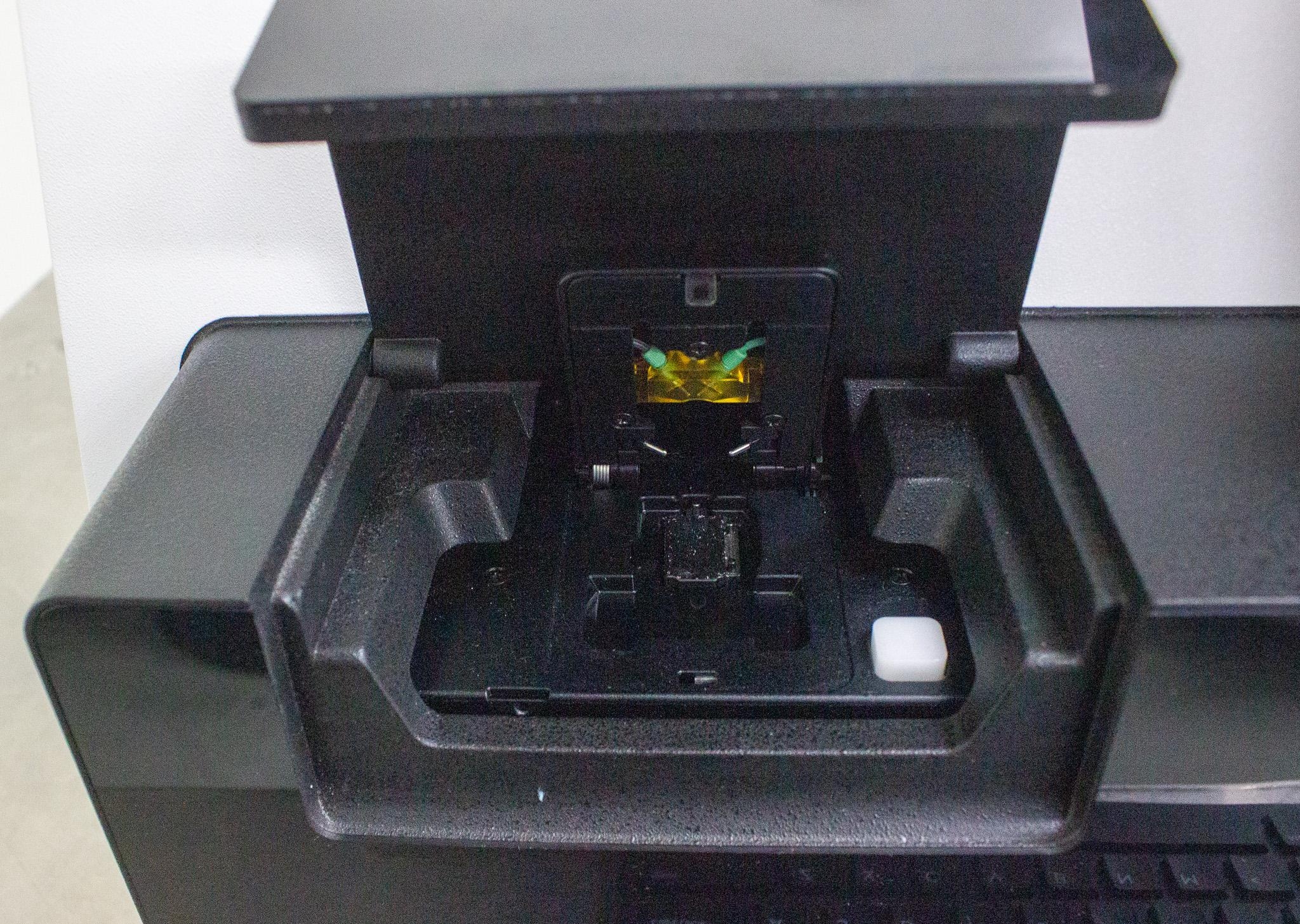 Illumina MiSeq DNA Sequencer Compact Benchtop Rapid Next-Gen Sequencing 2014