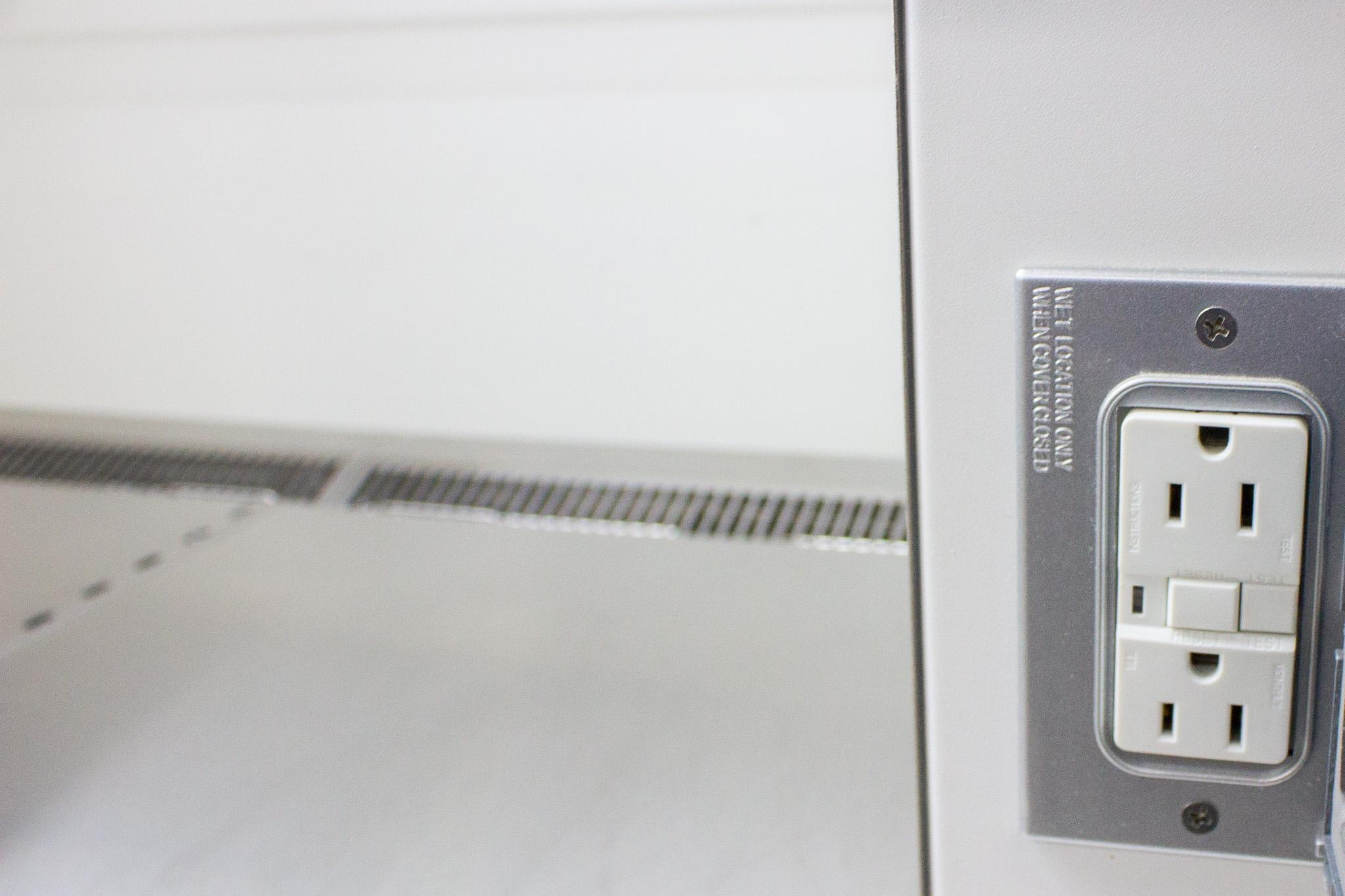 Ancare ACS-DS4 Animal Workstation Double-Sided Cage Changing ULPA Filtered