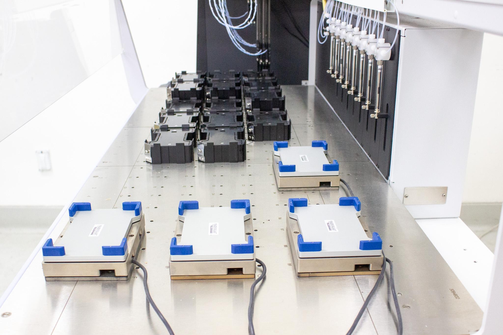 Perkin Elmer AJL8001 Liquid Handler Varispan 8-Tip Computer/Software Installed