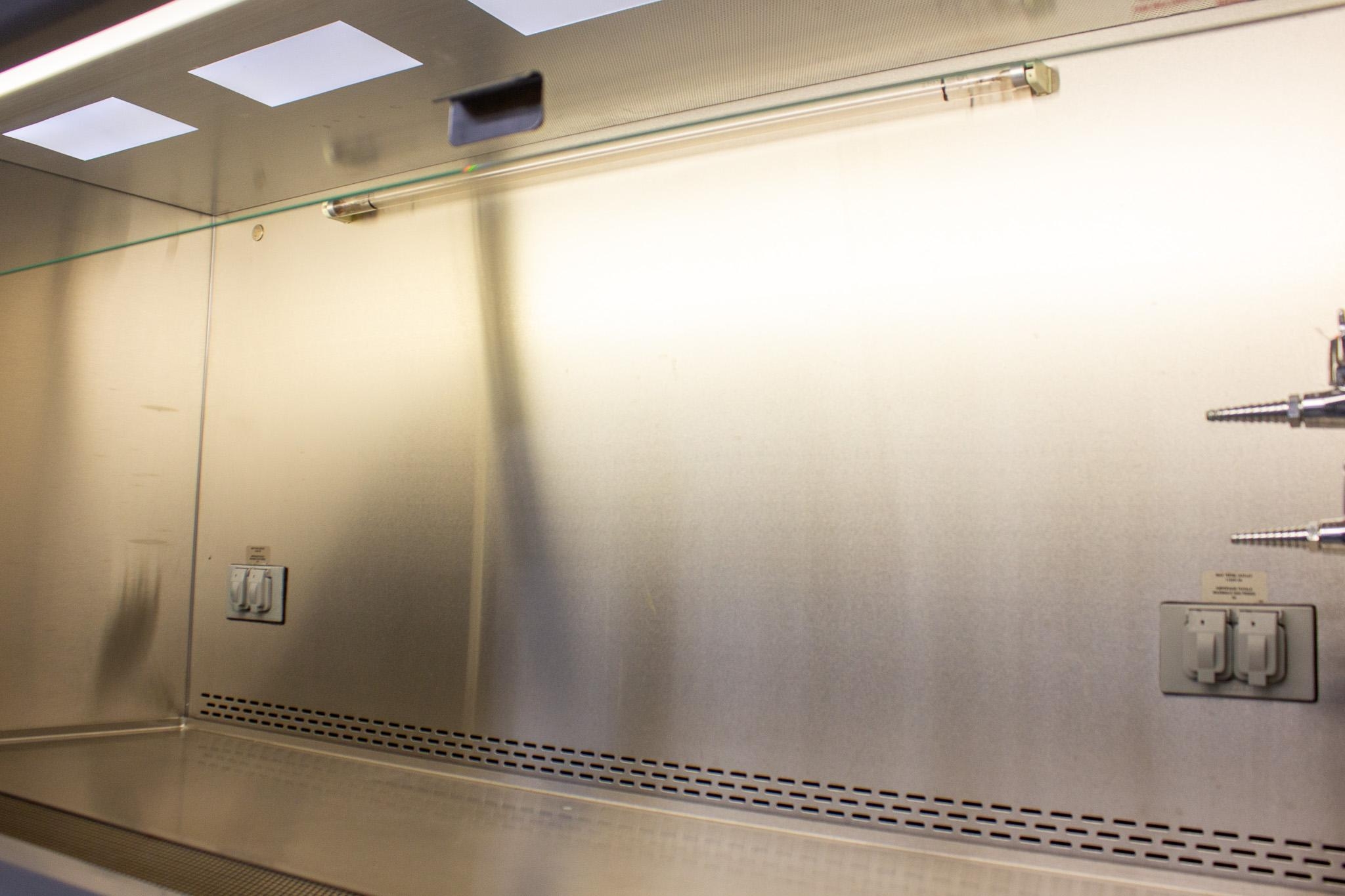 NuAire NU-425-500 Laboratory Biosafety Cabinet Series 60 Ergonomic Design