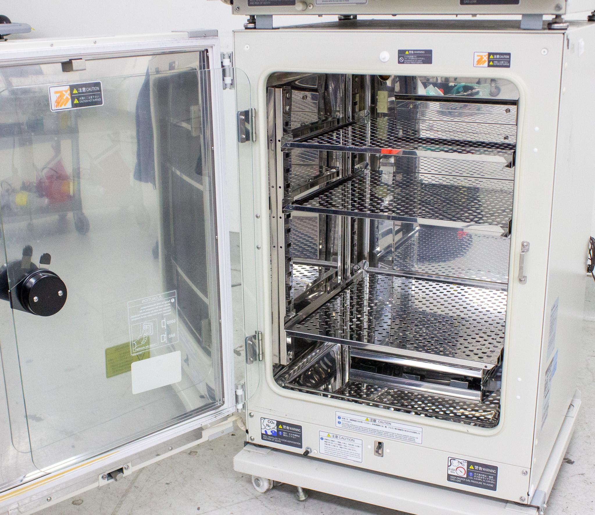 Sanyo MCO-19AIC CO2 Incubator 170L 5-50C Antibacterial Lab Controlled Use