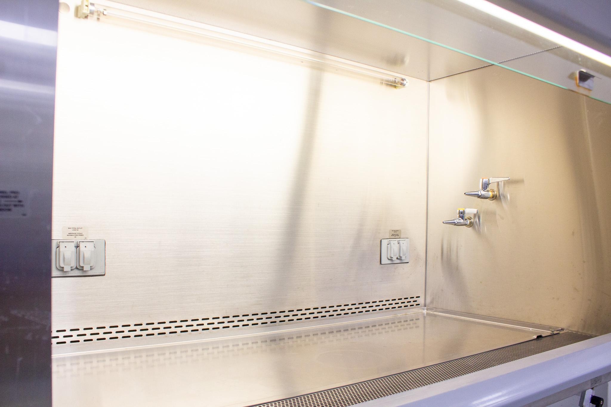 NuAire NU-425-400 Bio Safety Cabinet Ergonomic Design Type A2 Used