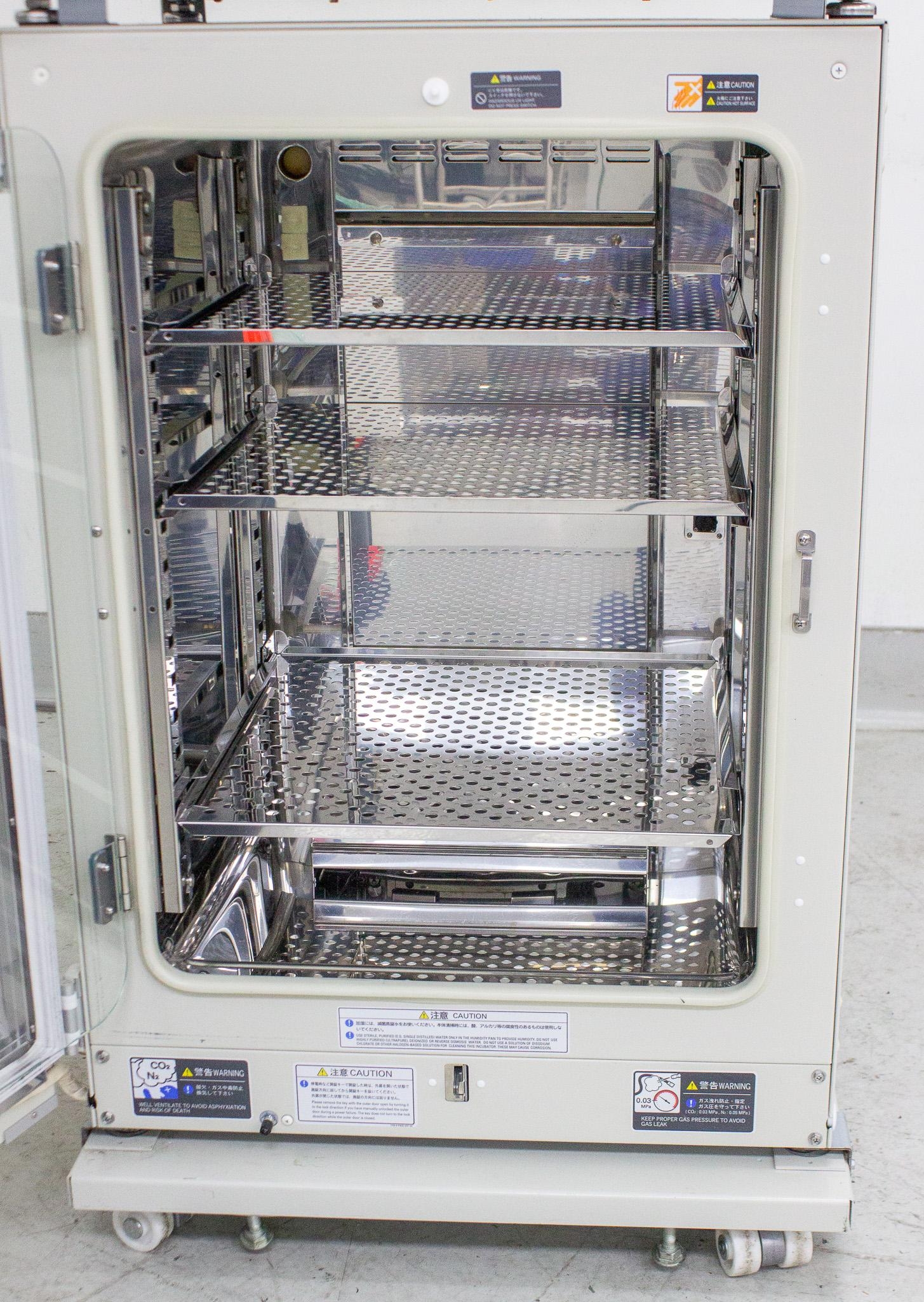 Sanyo MCO-19AIC CO2 Incubator 170L 5-50C Antibacterial Lab Controlled Use