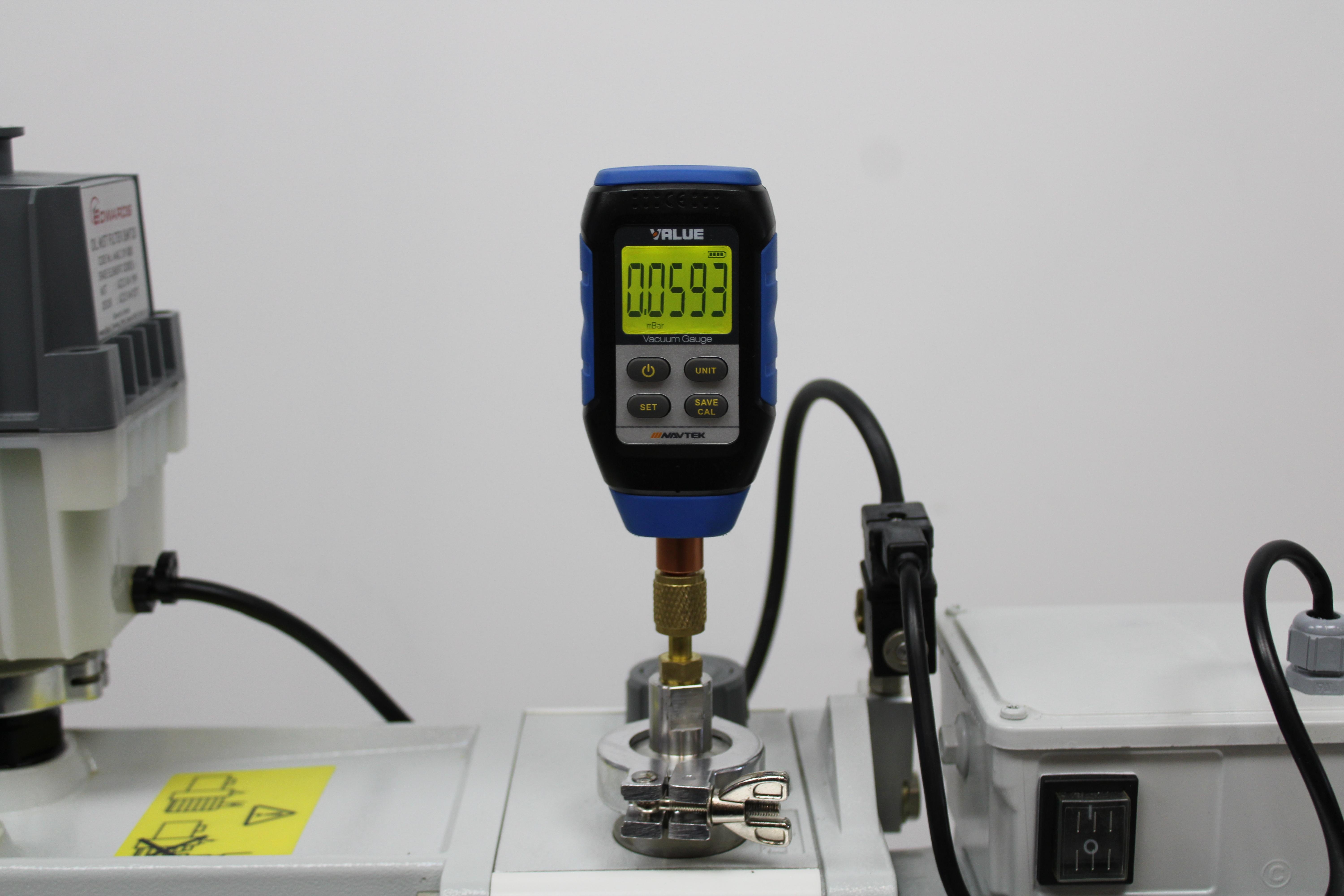 Edwards E2M28 Vacuum Pump Rotary Vane 27.5 m3/hr Capacity Convection Cooled