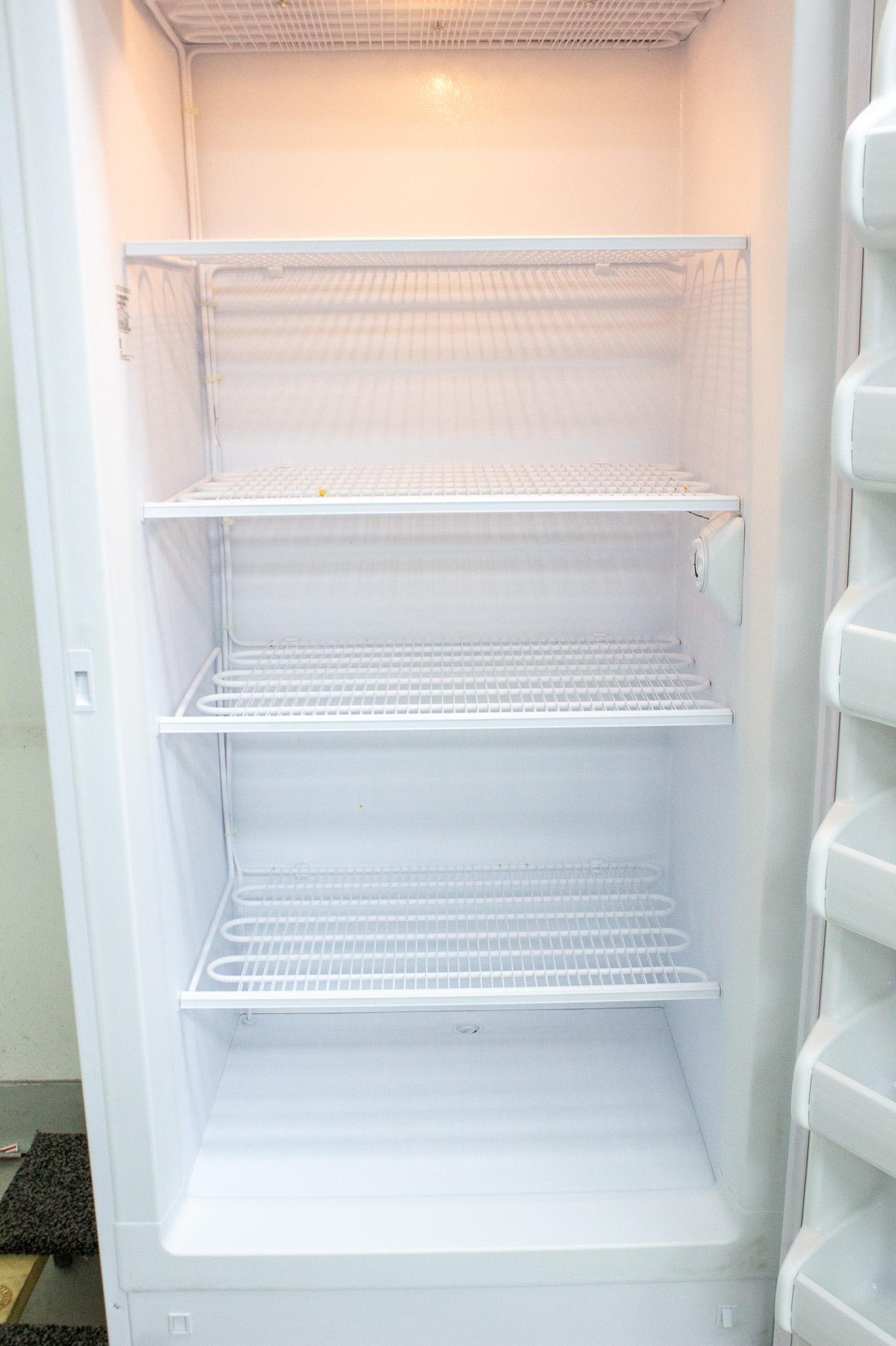 Frigidaire 20.9cu ft Freezer Upright -31C Temp Control Used Functional