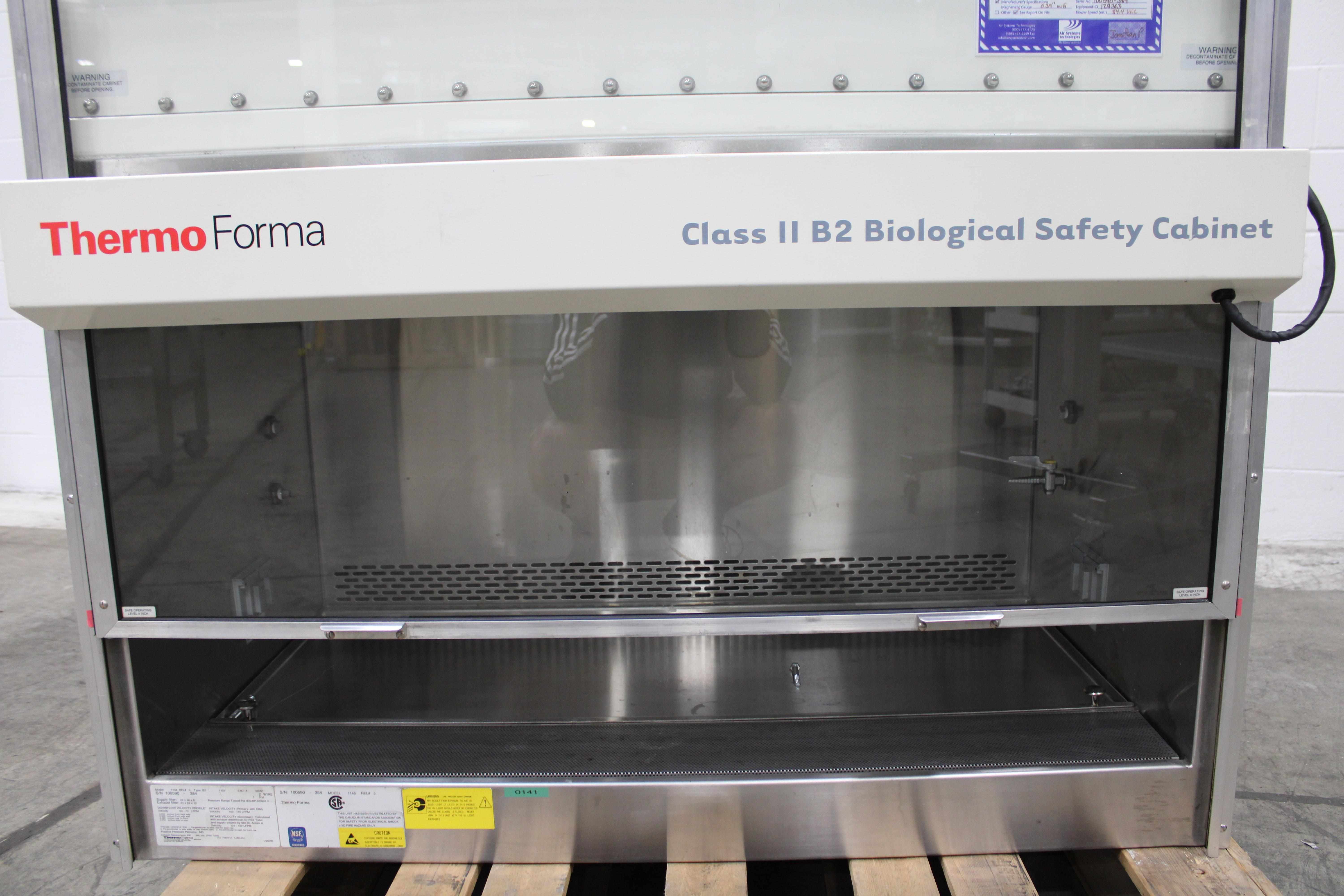 Thermo 1148 Biosafety Cabinet Class II B2 Airflow Power-On Cosmetic Details
