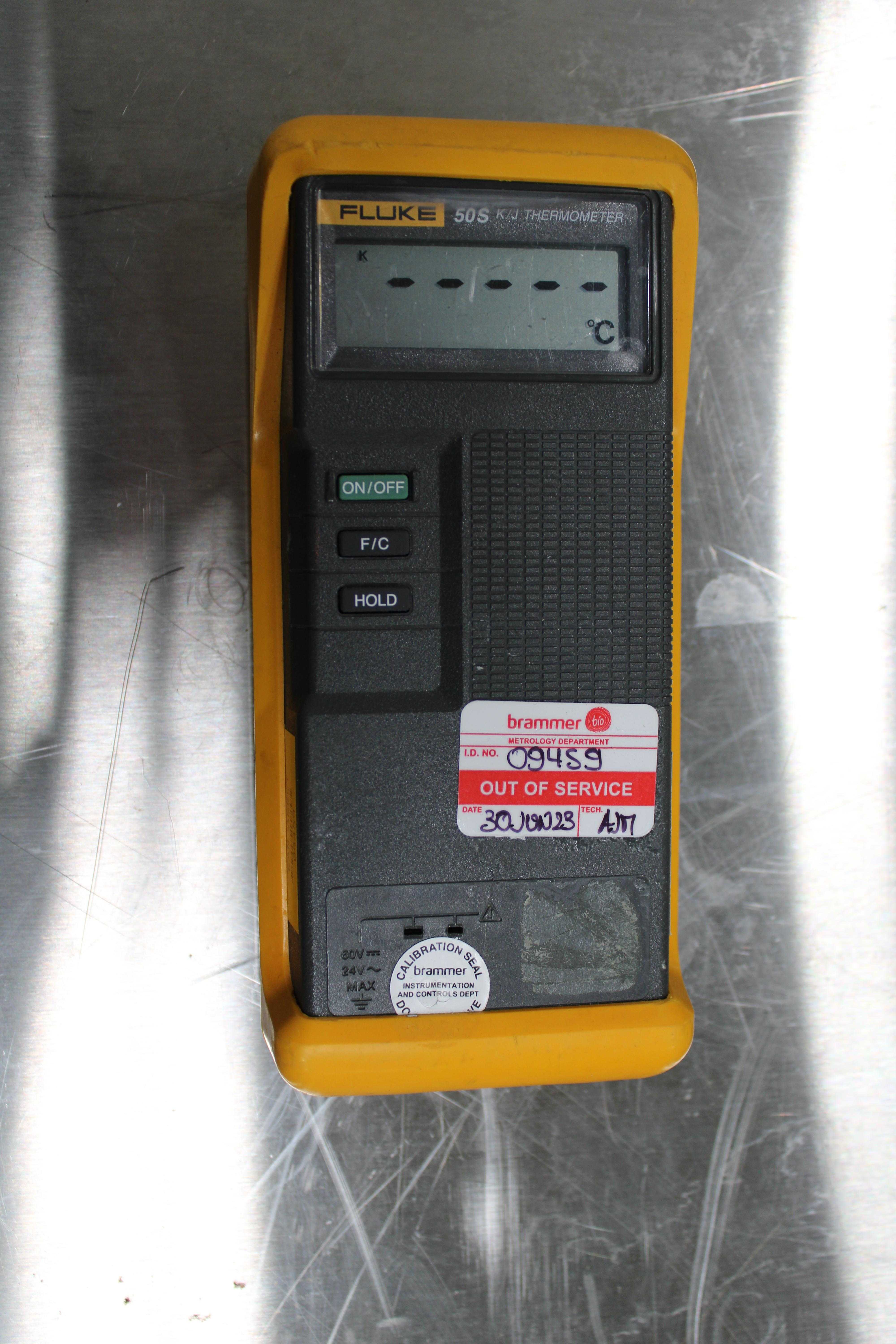 Fluke 50 S K J Lab Thermometer Temperature Range Used Powers On 0 1 C Accuracy