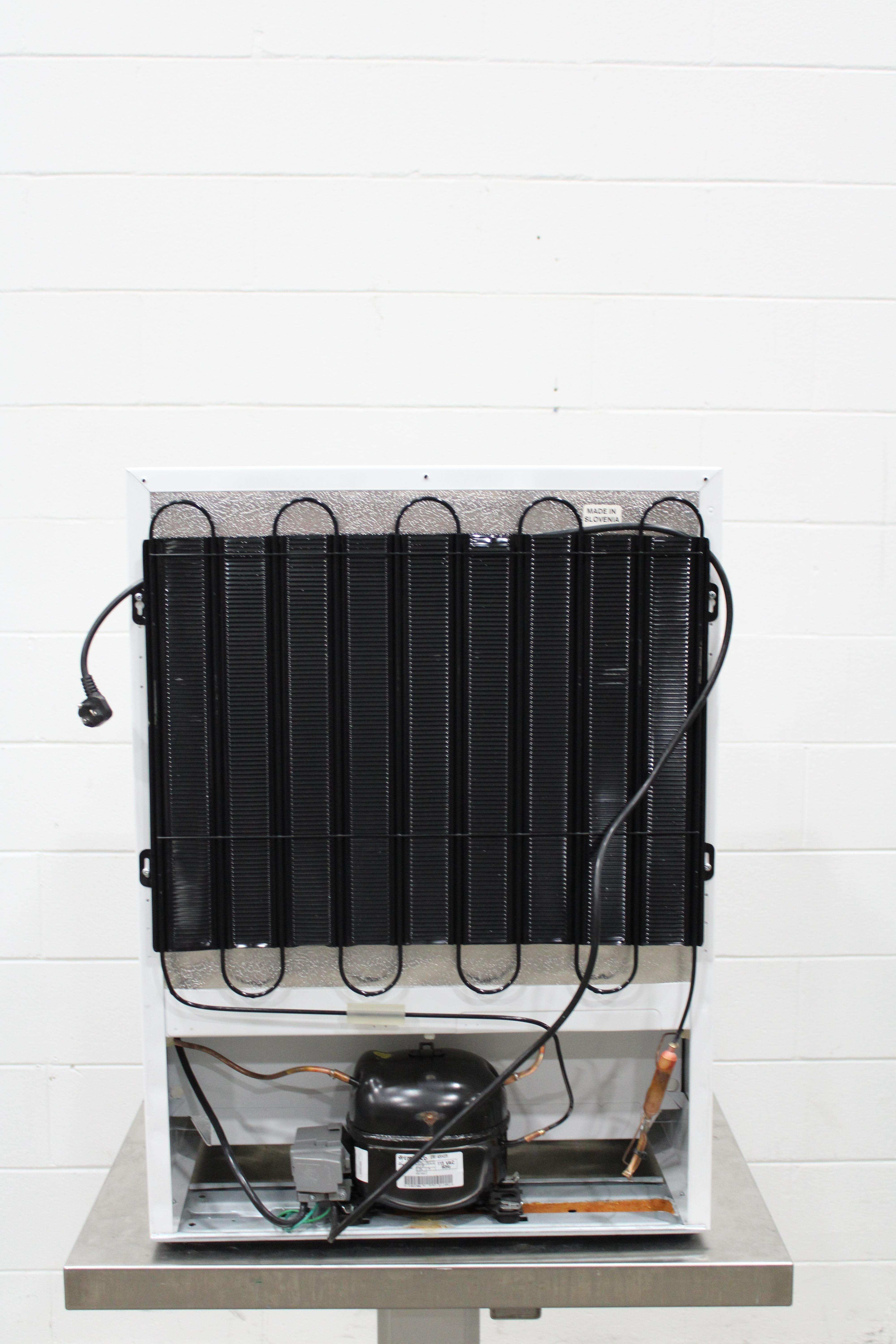 Fisher 3751FS Undercounter Refrigerator 5.6 cu ft Temp Range 1-12C 120V