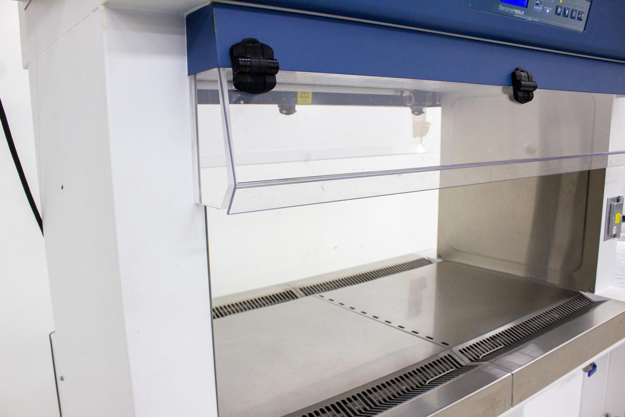 Ancare ACS-DS4 Animal Workstation Double-Sided Cage Changing ULPA Filtered