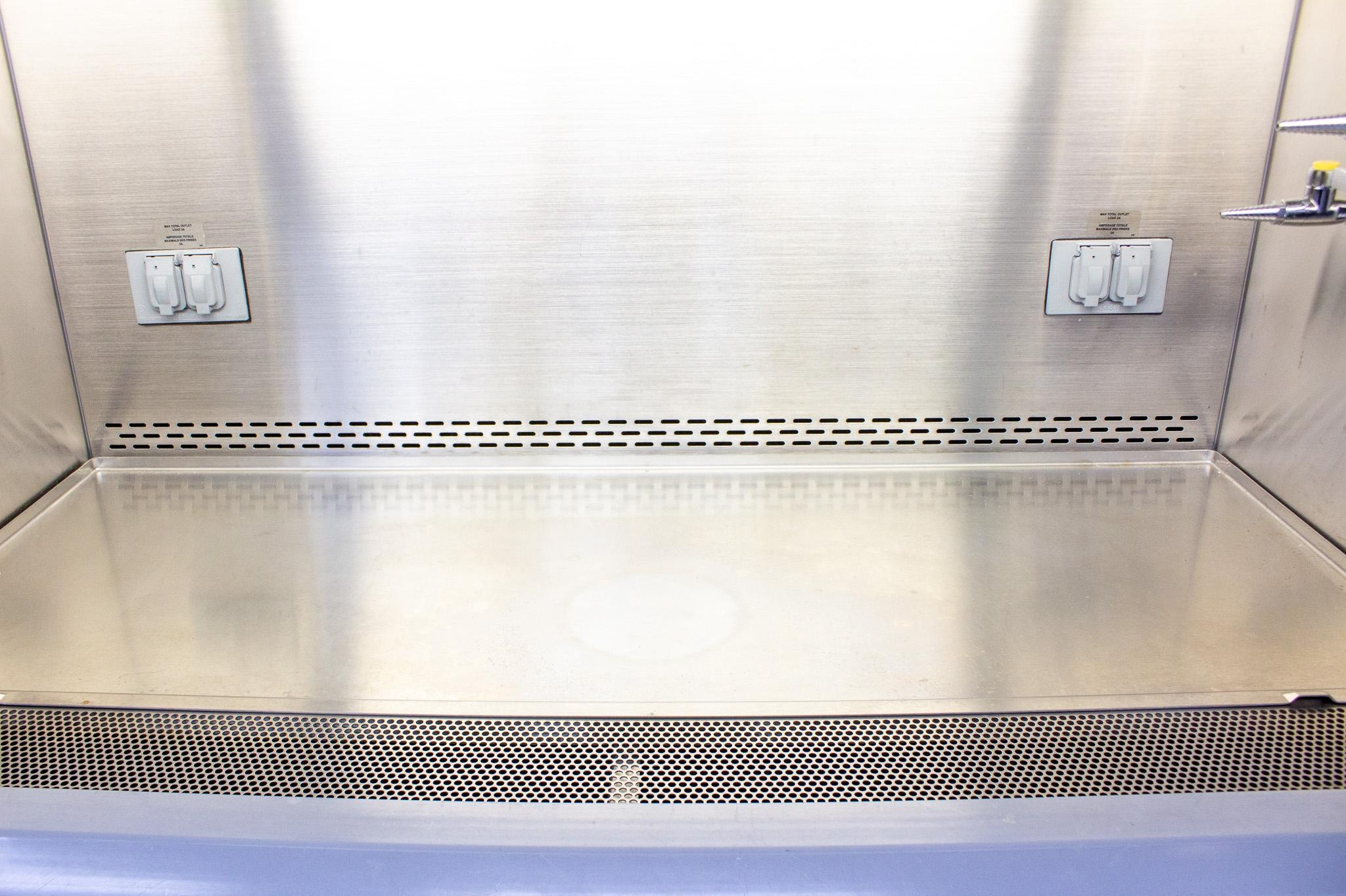 NuAire NU-425-400 Bio Safety Cabinet Ergonomic Design Type A2 Used