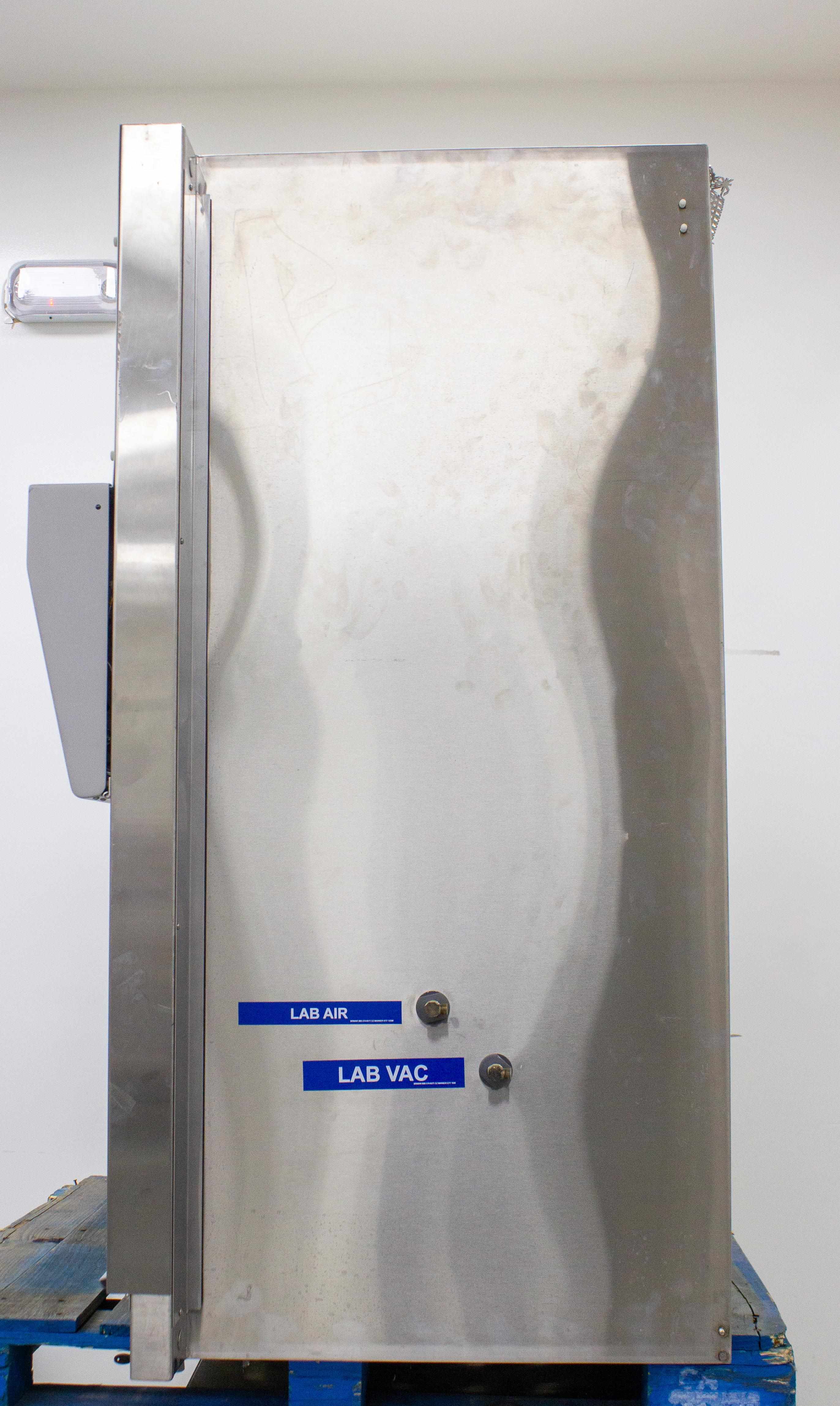 NuAire NU-425-500 Laboratory Biosafety Cabinet Series 60 Ergonomic Design