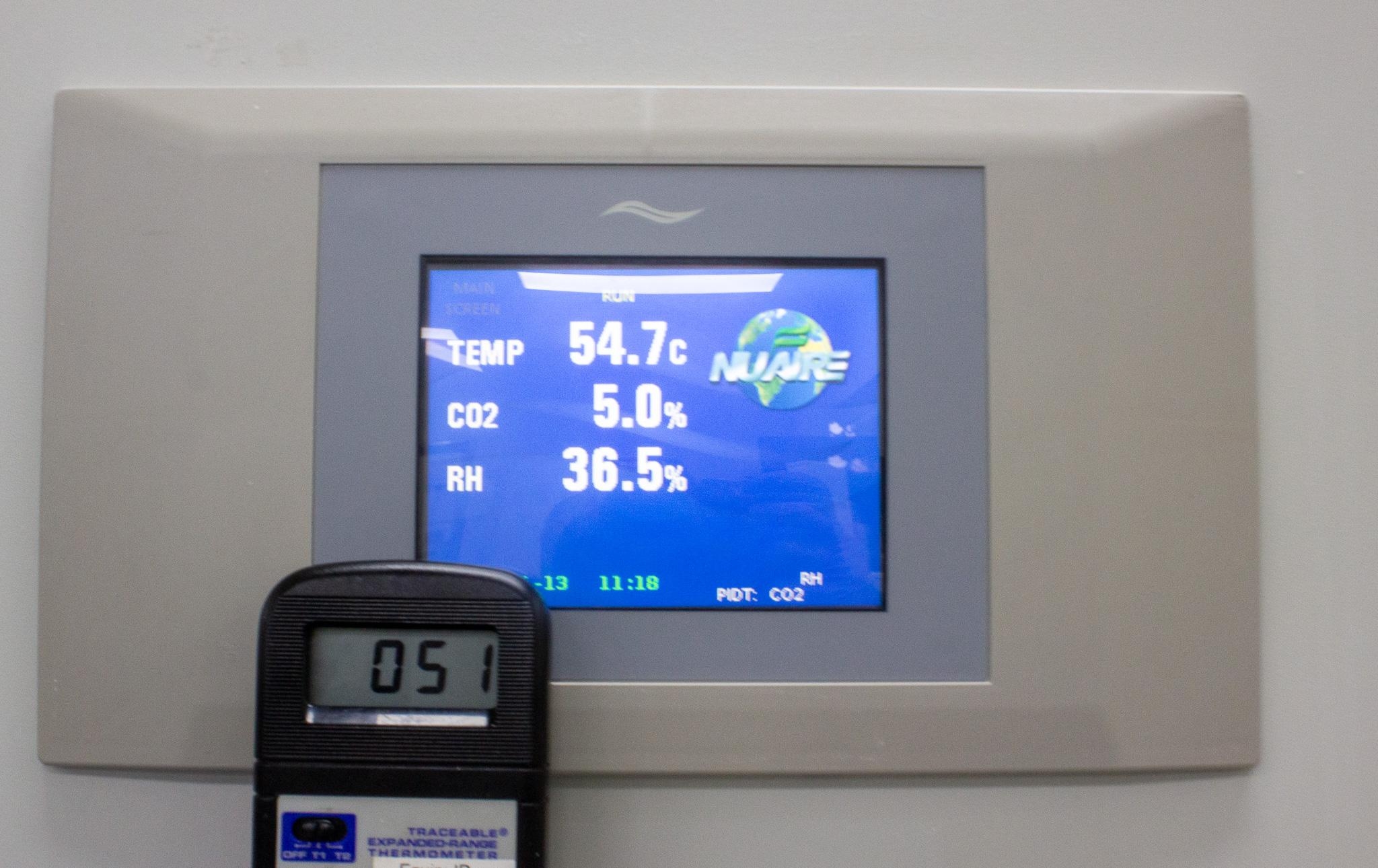 NuAire NU-5820 CO2 Incubator 200L RH Control Direct Heat Used 5C to 55C