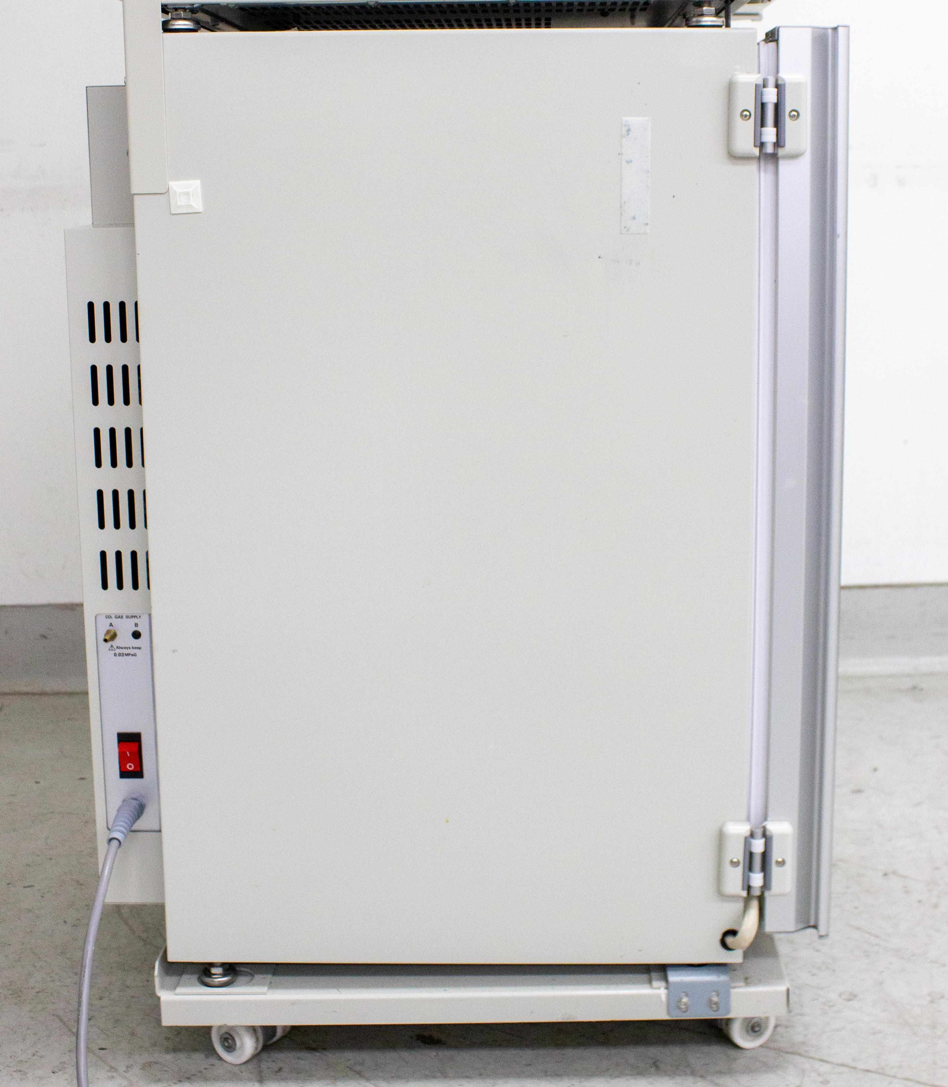Sanyo MCO-19AIC CO2 Incubator 170L 5-50C Antibacterial Lab Controlled Use